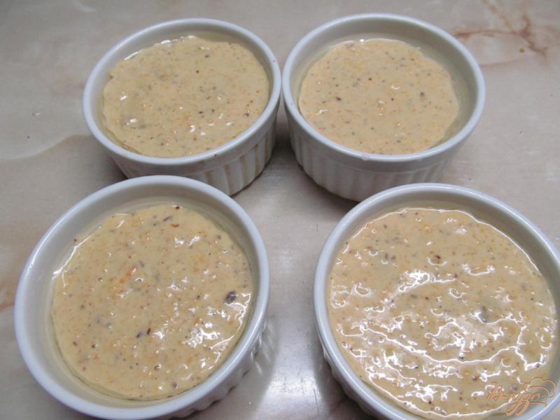Фото приготовление рецепта: Кексы из тыквы с творожным кремом шаг №5
