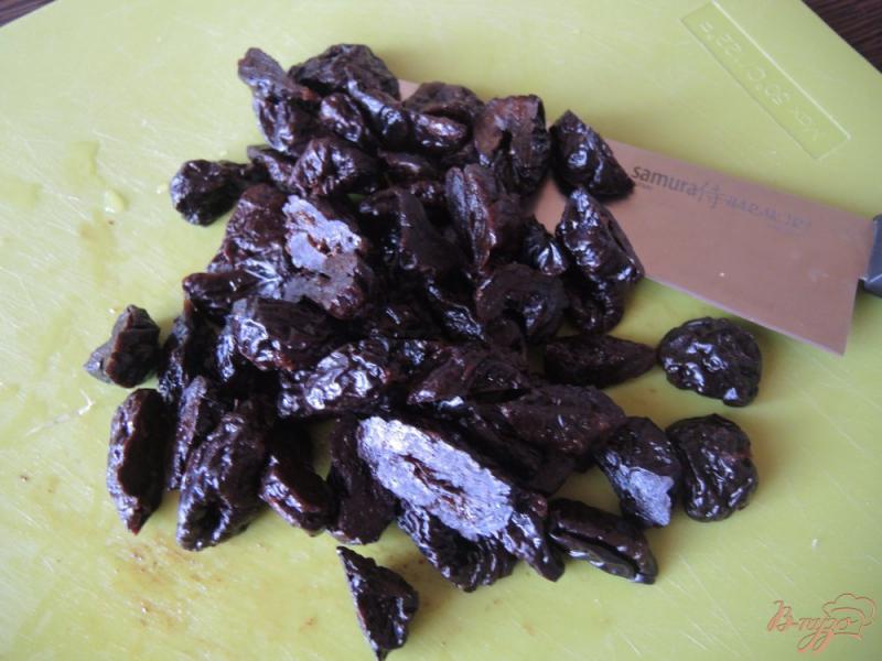 Фото приготовление рецепта: Говядина с черносливом в мультиварке шаг №4