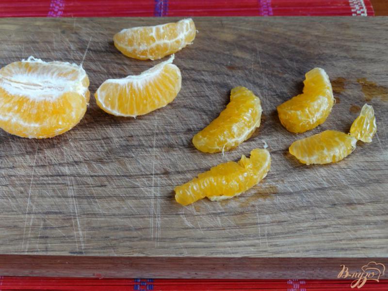 Фото приготовление рецепта: Гренки с мандаринами и шоколадом шаг №8