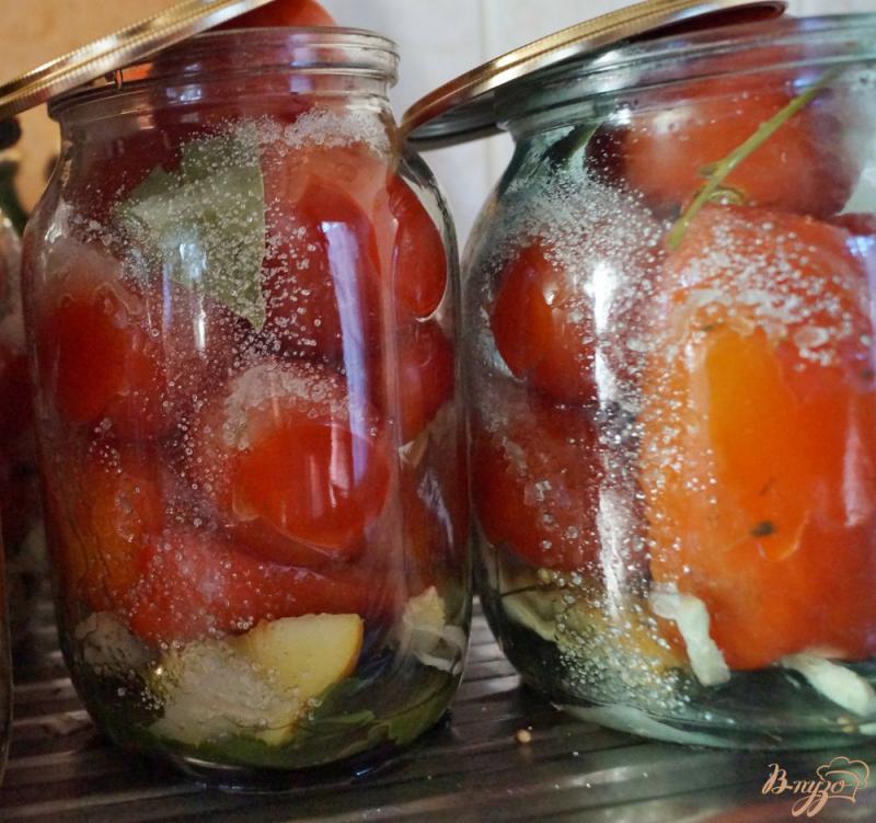 Фото приготовление рецепта: Консервированные помидоры шаг №4