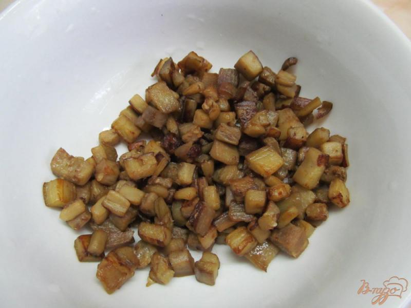 Фото приготовление рецепта: Салат из жареных баклажан шаг №2