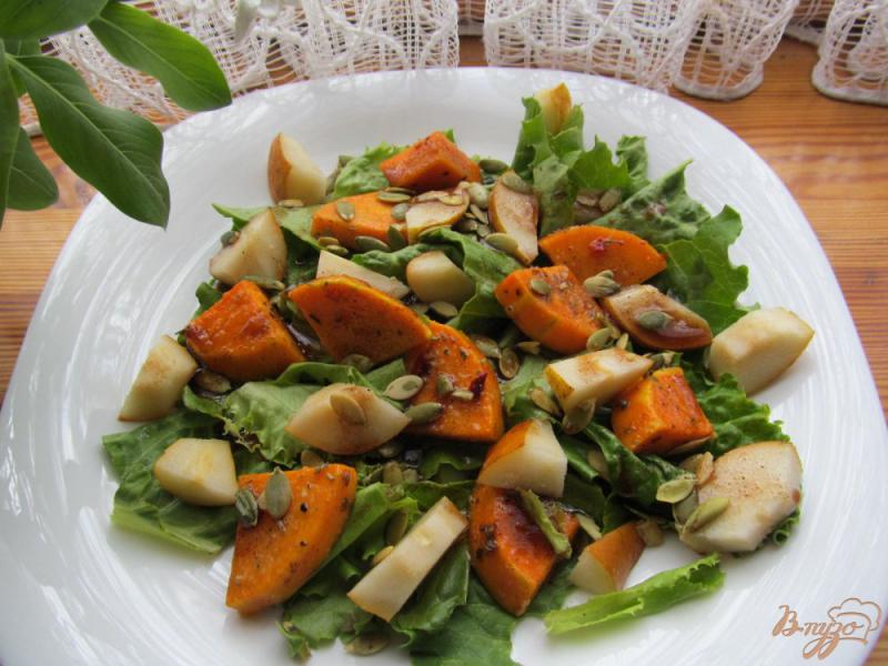 Фото приготовление рецепта: Теплый салат из тыквы с грушей шаг №6