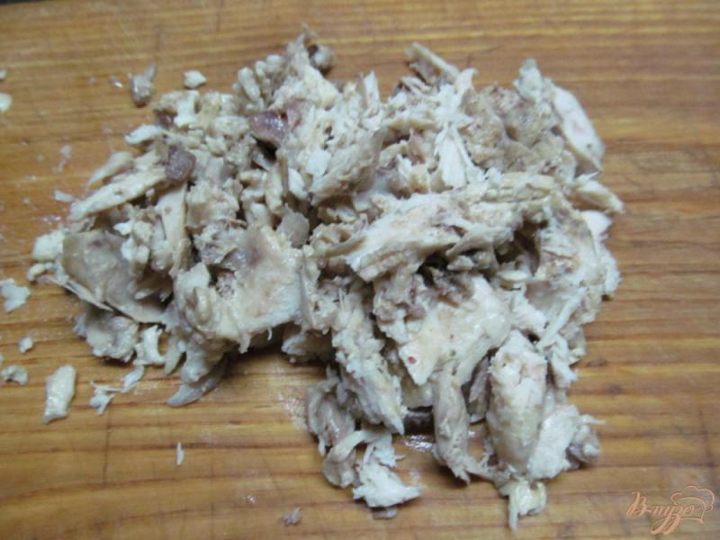 Фото приготовление рецепта: Слоеный салат из овощей и куриного мяса шаг №1