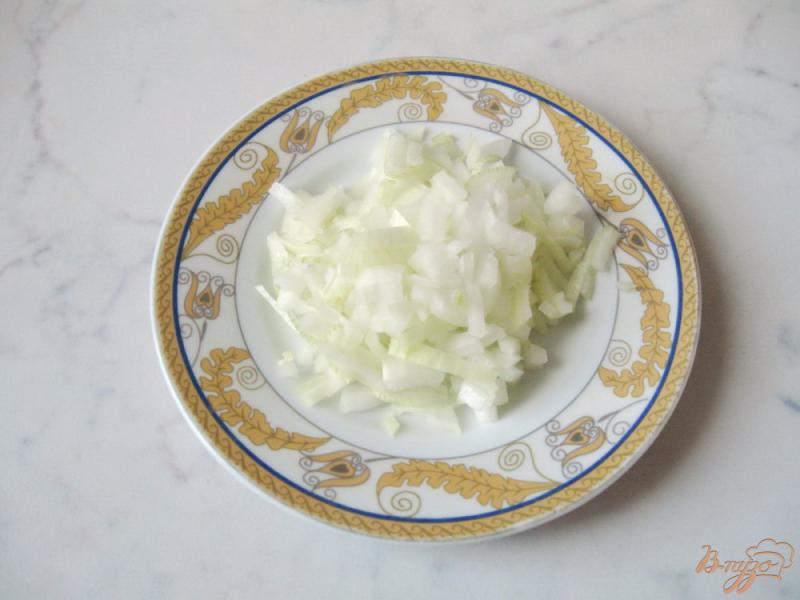 Фото приготовление рецепта: Грибной салат с омлетом. шаг №4