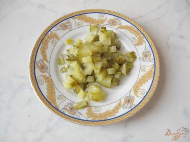 Фото приготовление рецепта: Грибной салат с омлетом. шаг №5