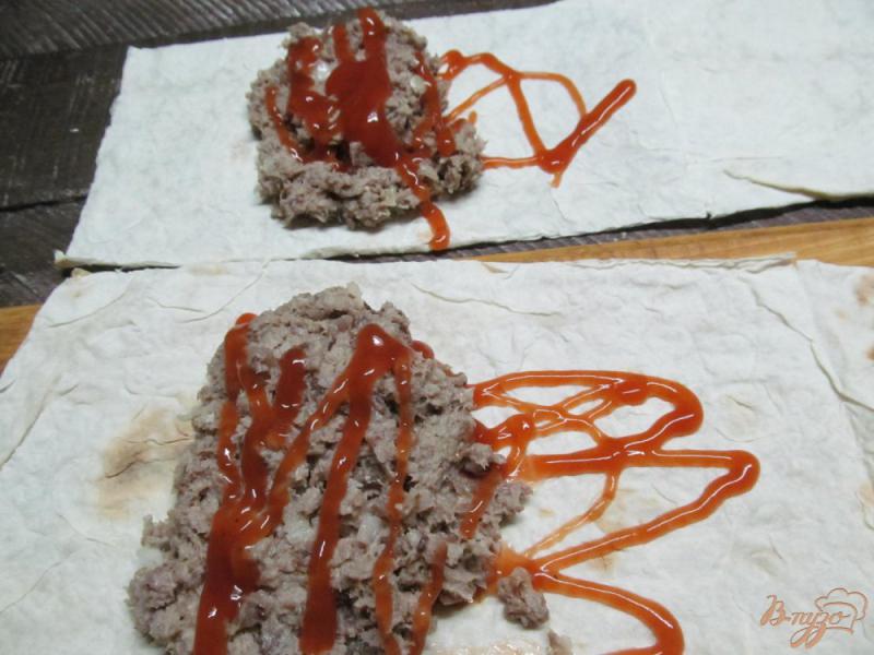 Фото приготовление рецепта: Пирожки из лаваша с мясом шаг №4