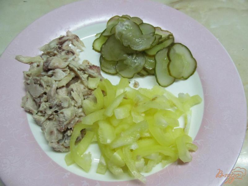 Фото приготовление рецепта: Салат с сырными шариками шаг №1