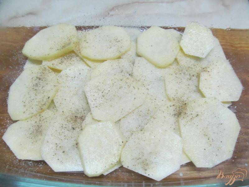 Фото приготовление рецепта: Запеканка с цыпленком и картофелем шаг №3
