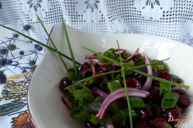 Фото приготовление рецепта: Салат из вишни шаг №4