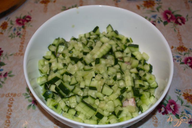 Фото приготовление рецепта: Салат с копченой курочкой шаг №2
