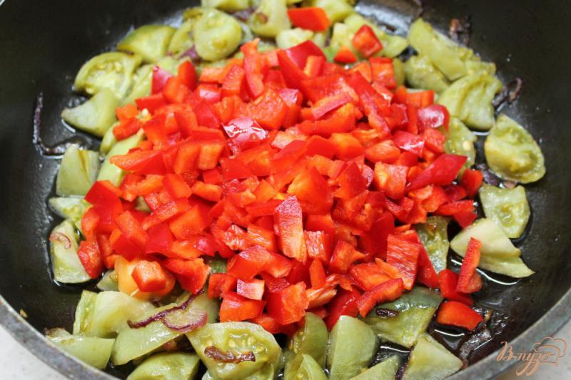 Фото приготовление рецепта: Овощное рагу из зеленых помидор и болгарского перца шаг №3