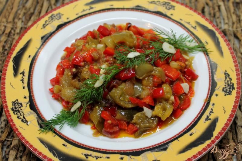 Фото приготовление рецепта: Овощное рагу из зеленых помидор и болгарского перца шаг №6