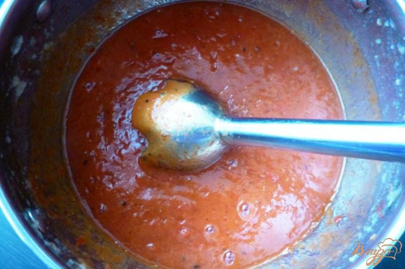 Фото приготовление рецепта: Острый  соус из чили,яблок и сладкого перца шаг №4