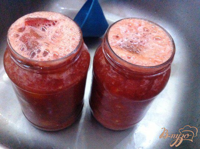 Фото приготовление рецепта: Помидоры черри в томатной заливке с болгарским перцем шаг №8