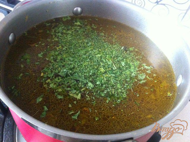 Фото приготовление рецепта: Картофельный суп с белыми, сухими грибами шаг №10