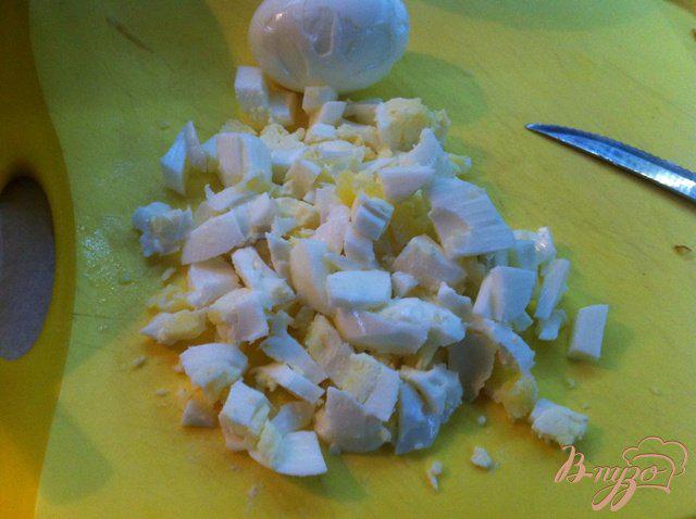 Фото приготовление рецепта: Салат из сельди с антоновкой шаг №6