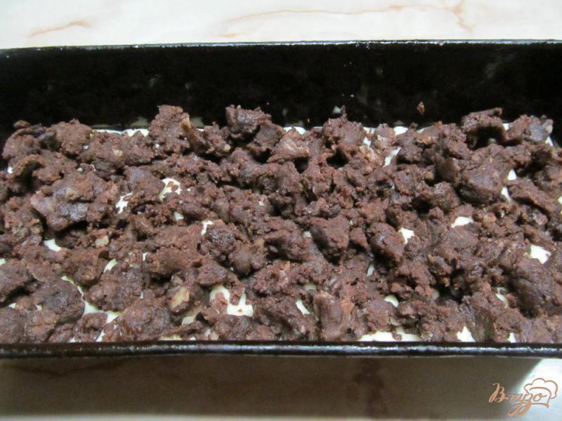 Фото приготовление рецепта: Пышный кекс на кефире шаг №7