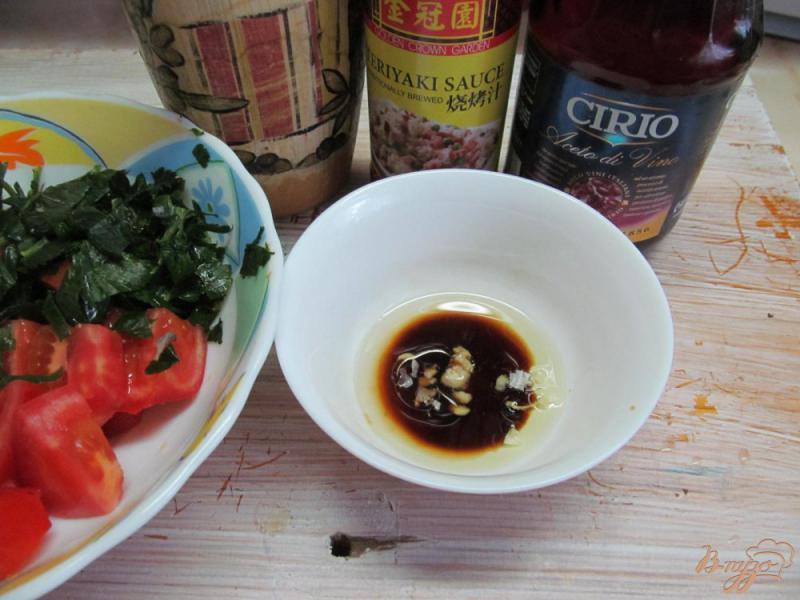 Фото приготовление рецепта: Салат из помидора с сельдереем шаг №2