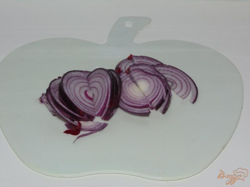 Фото приготовление рецепта: Капустный салат с дайконом и красным луком шаг №5