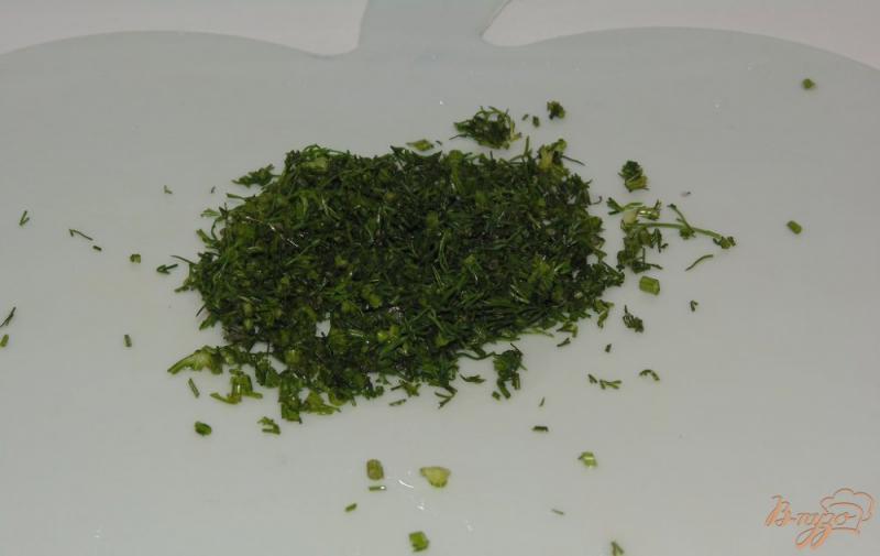 Фото приготовление рецепта: Капустный салат с дайконом и красным луком шаг №6
