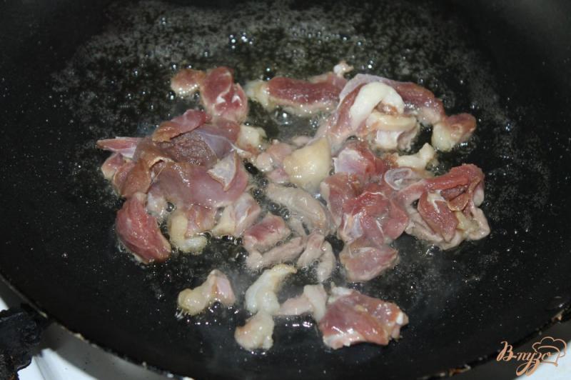 Фото приготовление рецепта: Овощное рагу с утиным мясом шаг №3