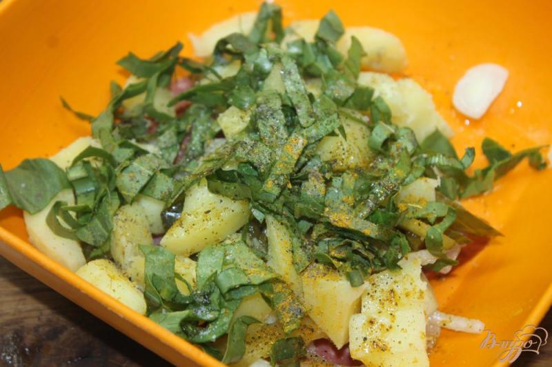 Фото приготовление рецепта: Салат с картофеля и охотничьих колбасок шаг №6