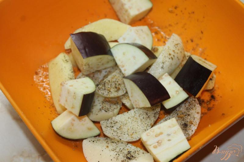 Фото приготовление рецепта: Картофель запеченный с кукурузой и овощами шаг №3