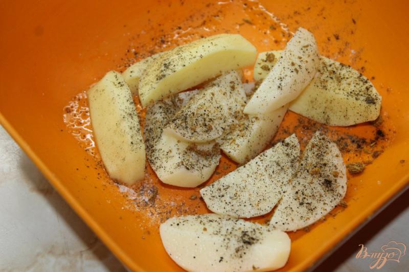 Фото приготовление рецепта: Картофель запеченный с кукурузой и овощами шаг №2
