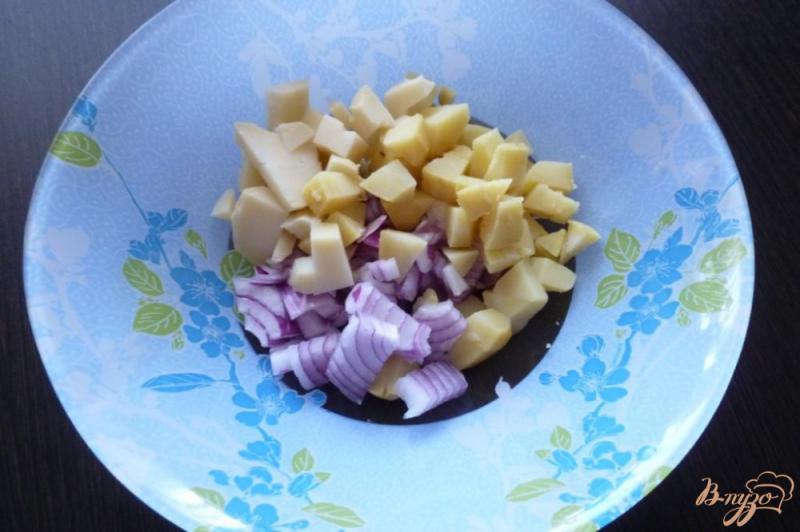 Фото приготовление рецепта: Салат с запеченной кетой и овощами шаг №1