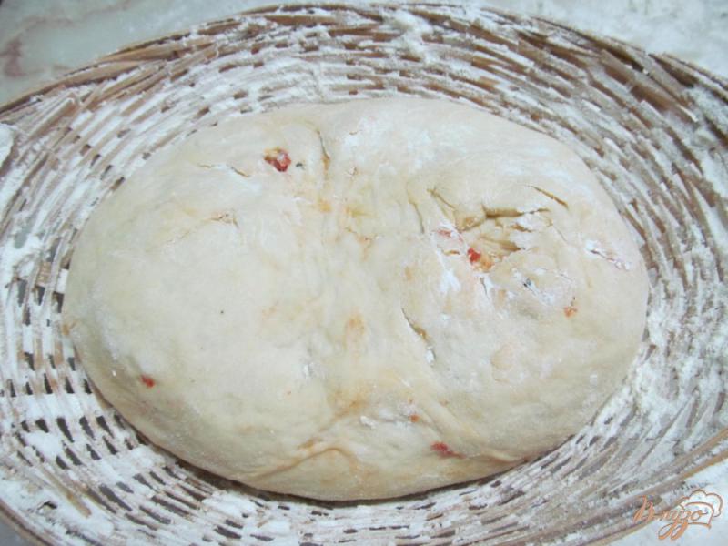 Фото приготовление рецепта: Хлеб с вялеными помидорами шаг №8