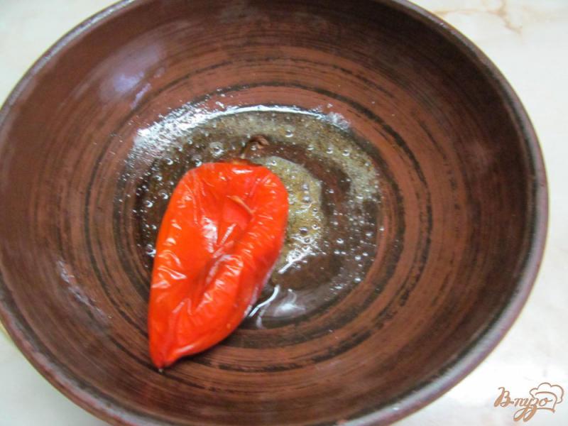 Фото приготовление рецепта: Салат из фасоли с соленым огурцом и запеченными овощами шаг №1
