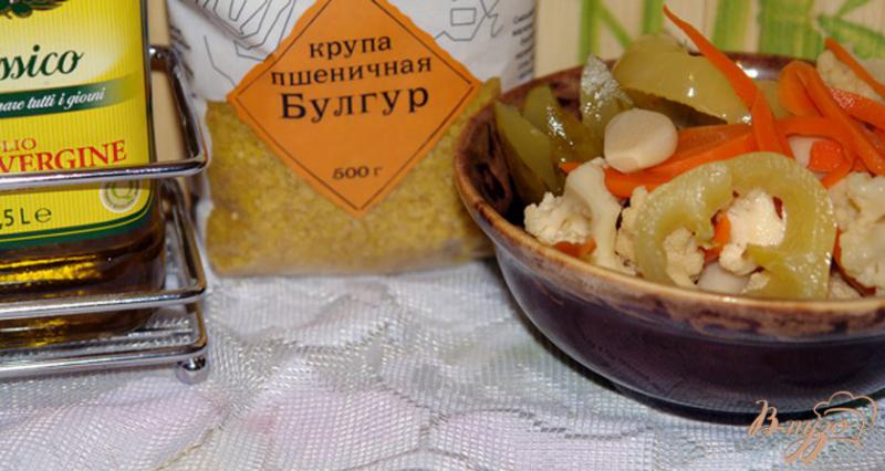 Фото приготовление рецепта: Салат с булгуром и маринованными овощами шаг №1