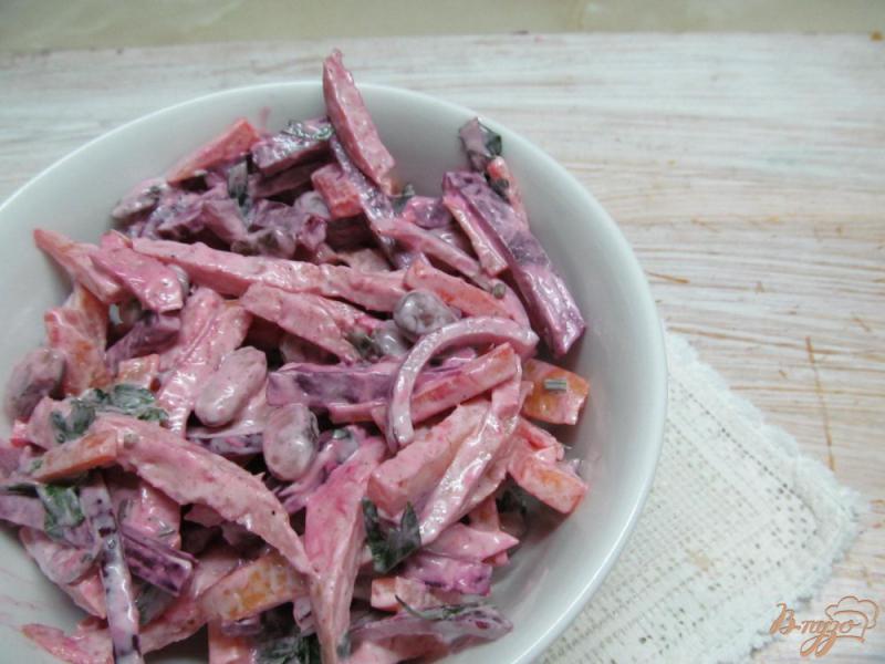 Фото приготовление рецепта: Салат из свеклы моркови с ветчиной шаг №5
