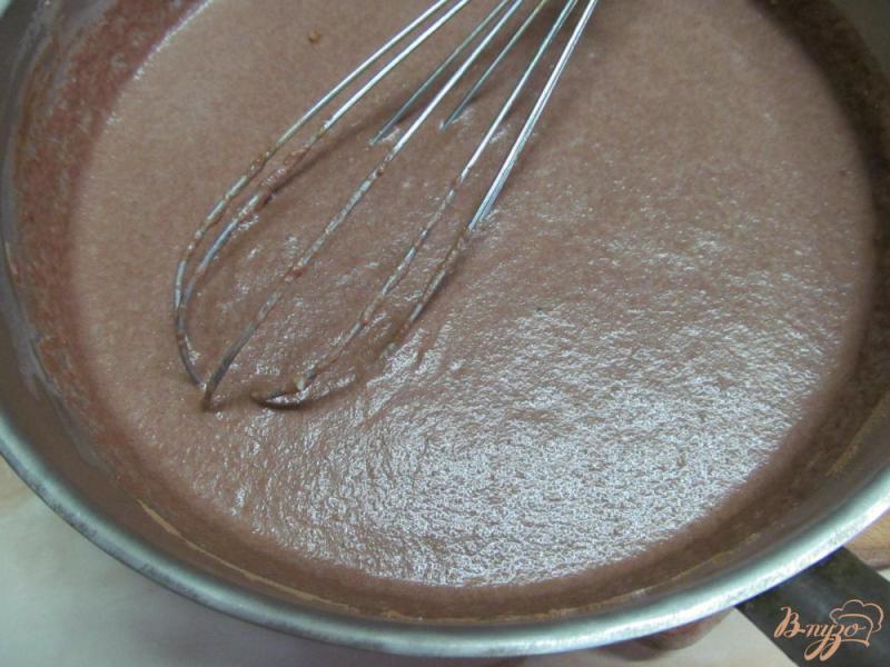 Фото приготовление рецепта: Шоколадный пудинг шаг №2