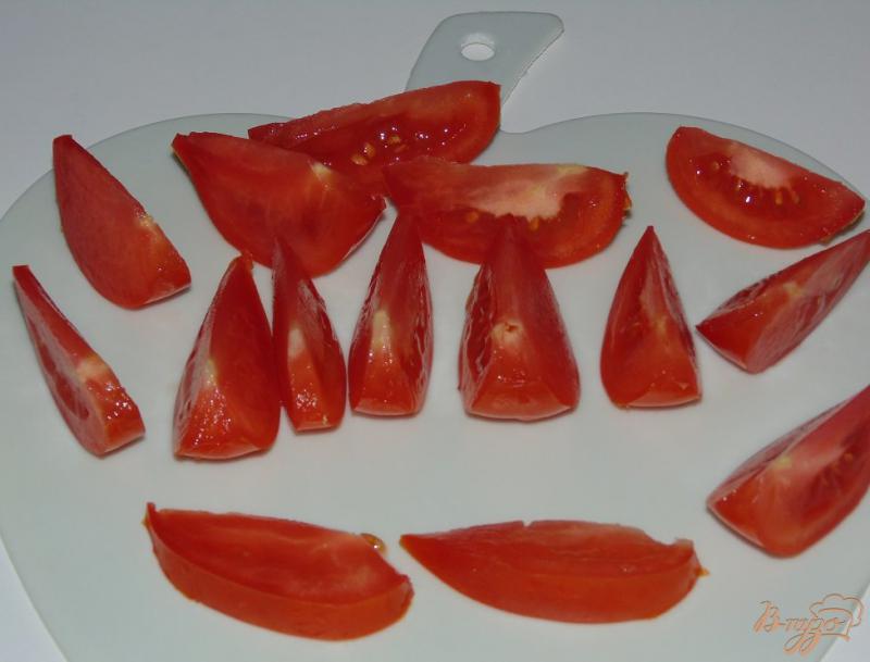 Фото приготовление рецепта: Салат из стручковой фасоли с помидором и кунжутом шаг №4