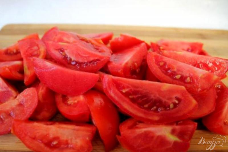 Фото приготовление рецепта: Острый томатный суп с  креветками и авокадо шаг №1