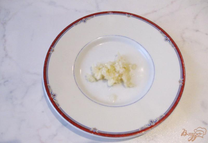 Фото приготовление рецепта: Лёгкая закуска из огурцов, яиц и картофеля шаг №3