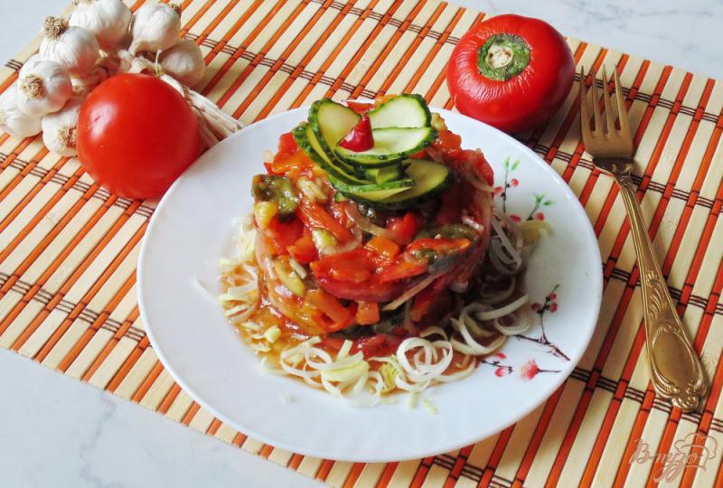 Фото приготовление рецепта: Салат из болгарского перца с соевым соусом шаг №12