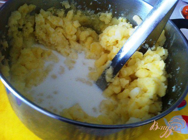 Фото приготовление рецепта: Воздушное, пряное картофельное пюре шаг №3