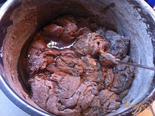 Фото приготовление рецепта: Шоколадный бисквит с пудингом шаг №4