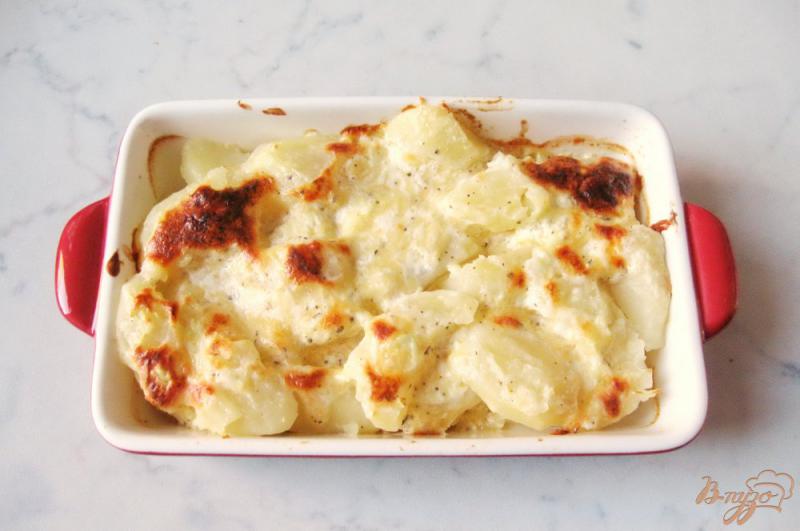 Фото приготовление рецепта: Картофель запеченный с сыром шаг №8