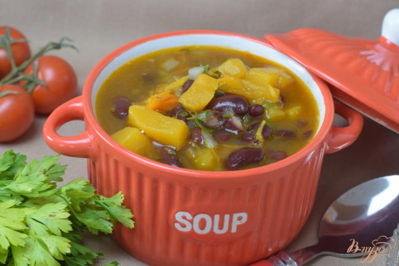 Фото приготовление рецепта: Суп из тыквы и фасоли шаг №7