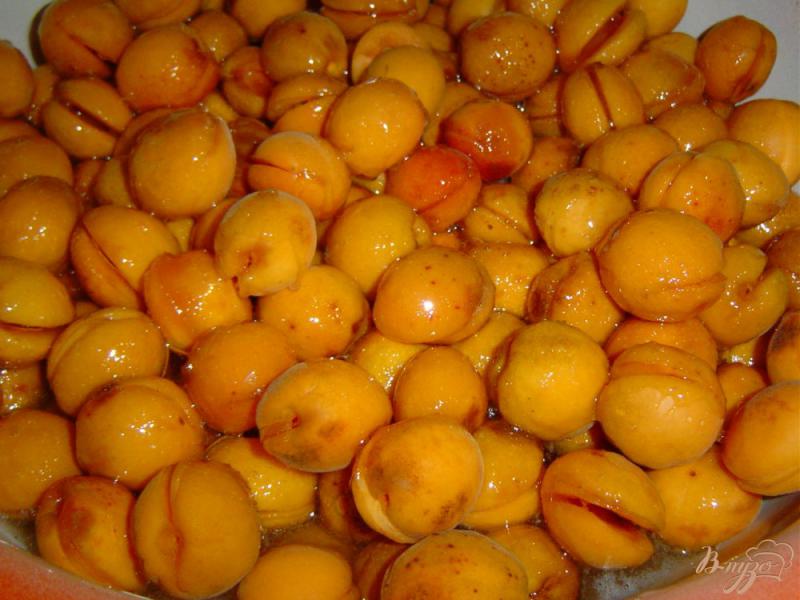 Фото приготовление рецепта: Варенье из абрикос,апельсина,лимона и грецких орехов шаг №1