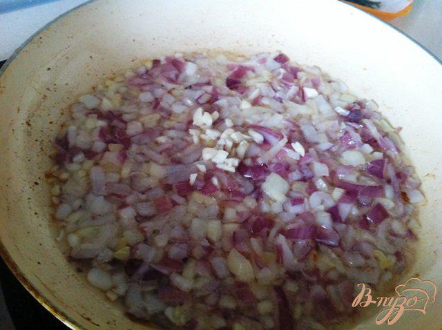Фото приготовление рецепта: Пряный жареный рис на гарнир шаг №2