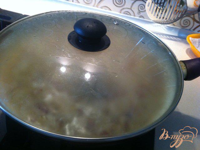 Фото приготовление рецепта: Пряный жареный рис на гарнир шаг №5