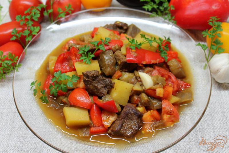 Фото приготовление рецепта: Жаркое из телятины с картофелем, болгарским перцем и баклажаном шаг №7