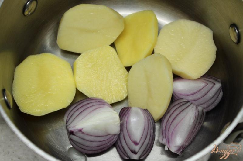 Фото приготовление рецепта: Овощной крем-суп со шкварками шаг №1
