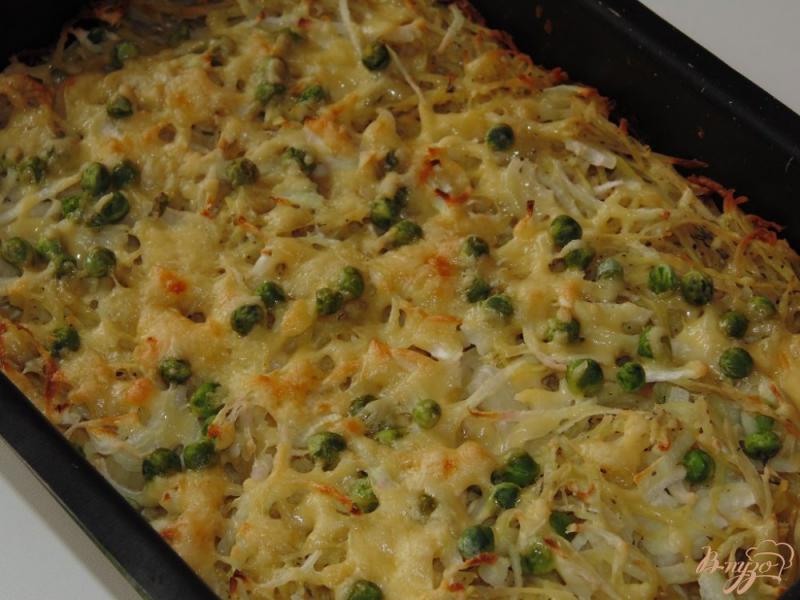 Фото приготовление рецепта: Картофельная запеканка со свежим зеленым горошком шаг №9