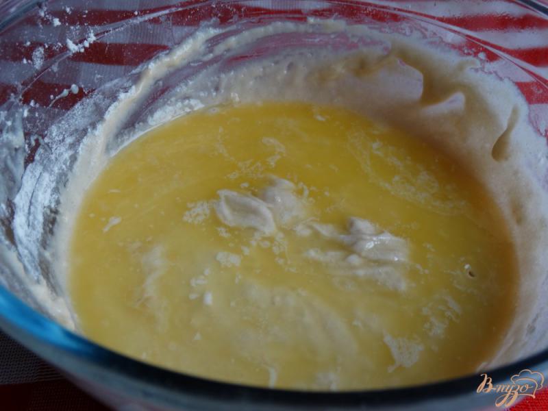 Фото приготовление рецепта: Персиковый кекс на кефире шаг №7