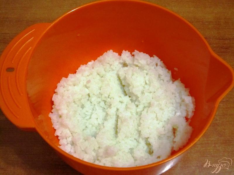 Фото приготовление рецепта: Гратен с рисом, грибами и мясным фаршем шаг №2